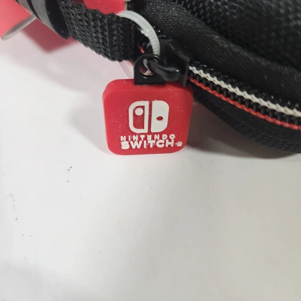 Nintendo Switch Game Traveler Deluxe Travel Case NNS40 New Licensed